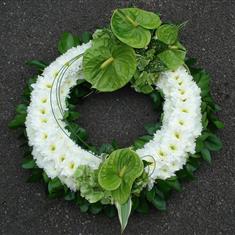 090 Massed Wreath
