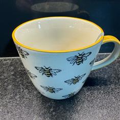 Gisela Graham Ceramic Bee Mug